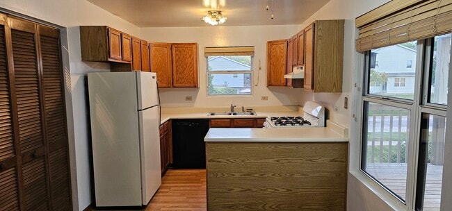 Foto del edificio - 301 Village Creek Dr