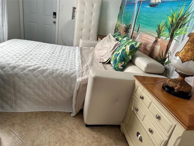 Foto del edificio - 9531-Room4Rent NW 5th Ave