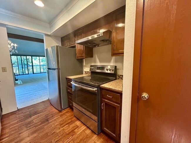Building Photo - Spacious 2 Bedroom Condo Unit in North Sea...