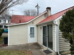 Building Photo - 204 S Jefferson St