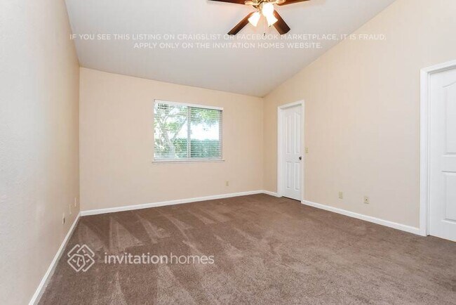 Building Photo - 8441 Solitude Ct