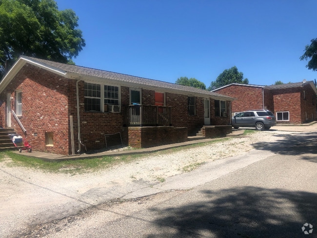 Building Photo - 345 E Main St