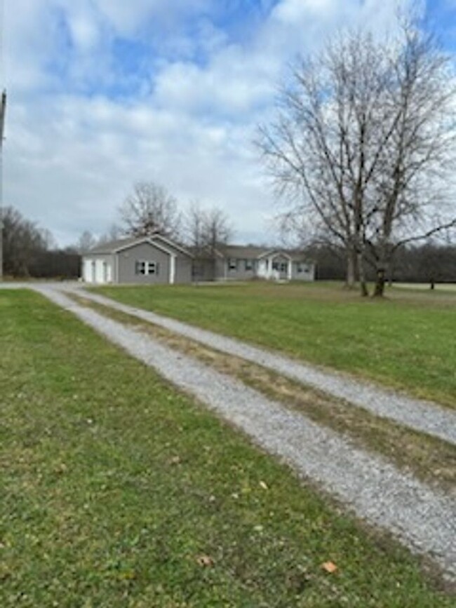 Building Photo - 3B/2B ranch home in Grove City area