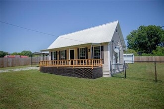Building Photo - 605 Orange Ave