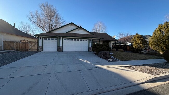 Foto del edificio - 3 bedroom, 2 bathroom house in Gardnerville