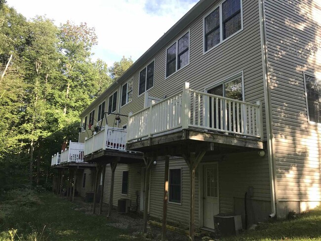 Foto del edificio - 492 Alton Mountain Rd