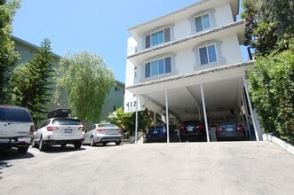 Building Photo - 412 Avenida Santa Barbara
