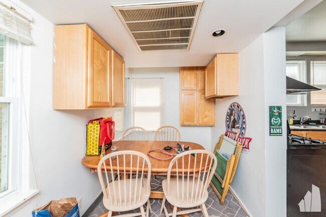 Foto del edificio - 4 bedroom in Chicago IL 60613