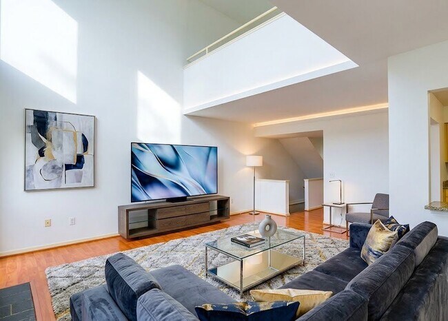 Foto del edificio - 716 Eton Ct