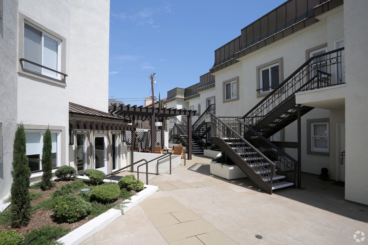 Patio - 230 S. Hamilton