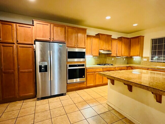 Building Photo - 92 E Legacy Dr