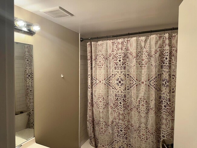 Foto del edificio - 1162 Lake Terry Dr