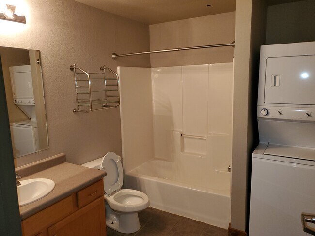 bath and in unit laundry - 400 N Main Ave