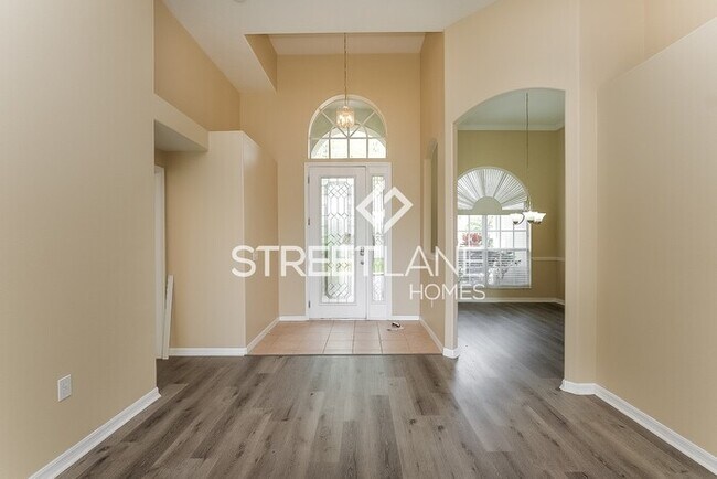 Building Photo - Charming 4 Bedroom in Valrico!