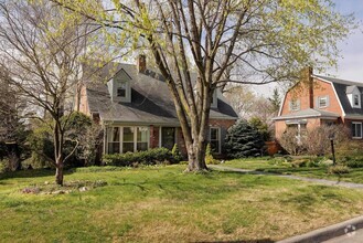 Building Photo - 1265 Hillcrest Dr