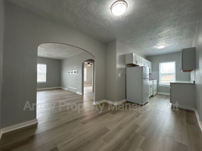 Foto del edificio - 723 Ella St