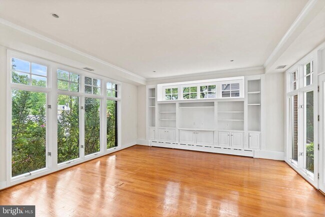 Foto del edificio - 4530 Dexter St NW