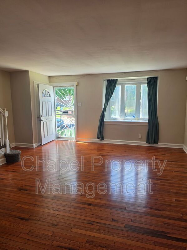 Foto del edificio - 7943 Temple Rd