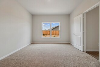 Building Photo - 332 Kingston Wy