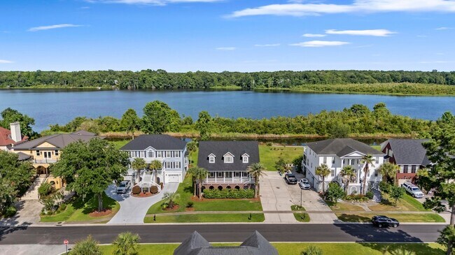 Foto del edificio - 1733 Indigo Island Dr