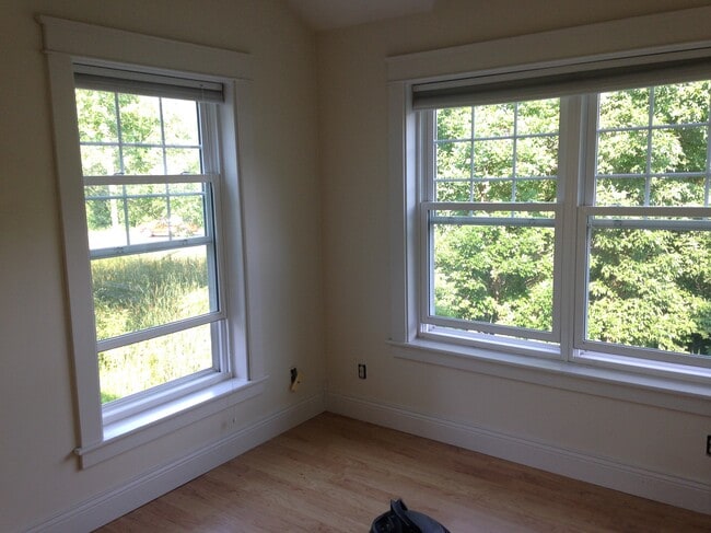 Building Photo - 149 James Ave