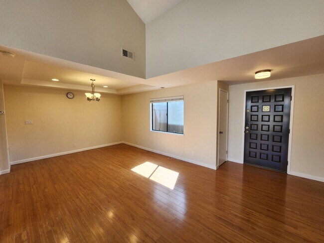 Building Photo - 250 Northcreek Cir