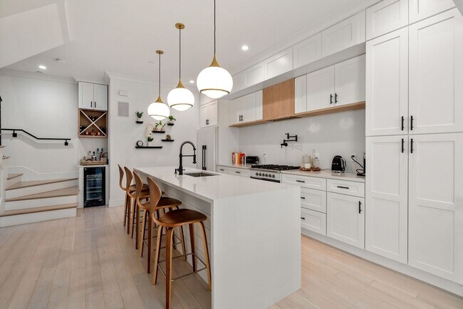 Foto del edificio - 75 Old Harbor St