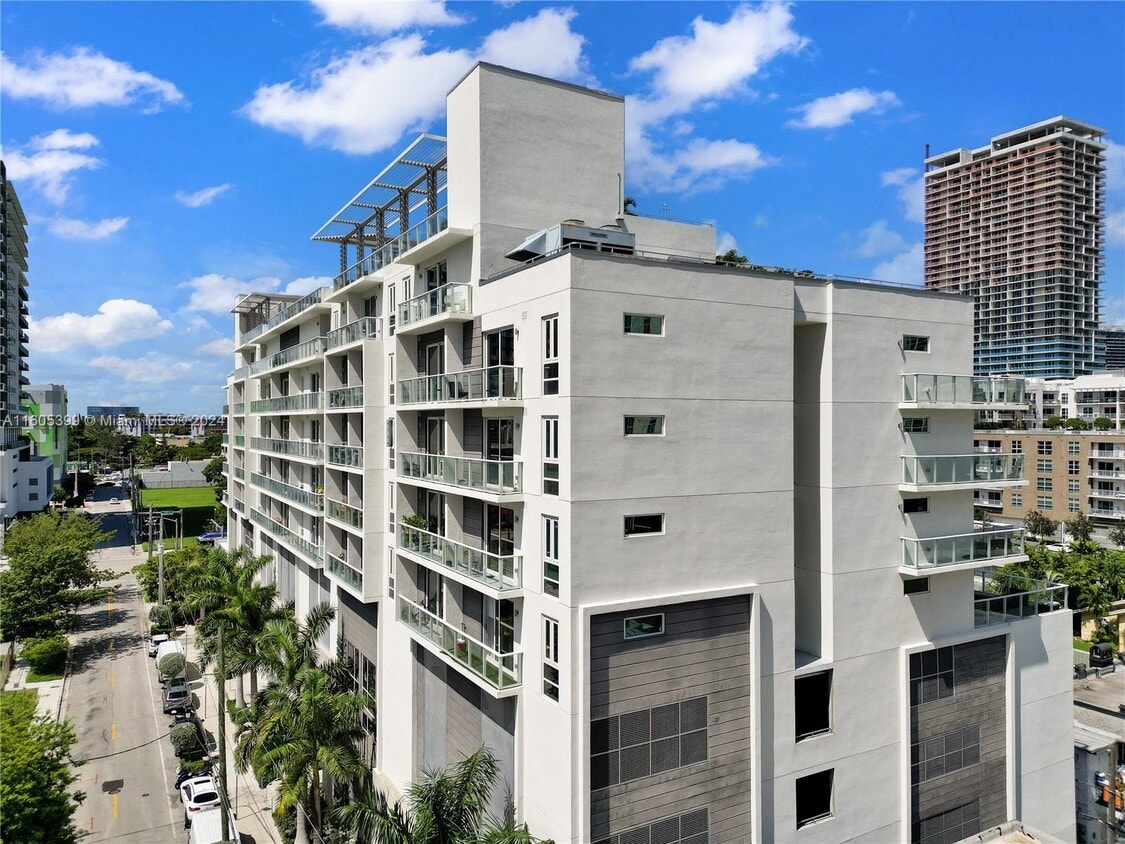 Photo - 321 NE 26th St (Miami, FL)