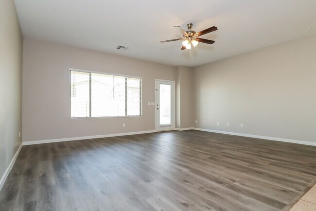 Foto del edificio - 5426 W Harwell Rd