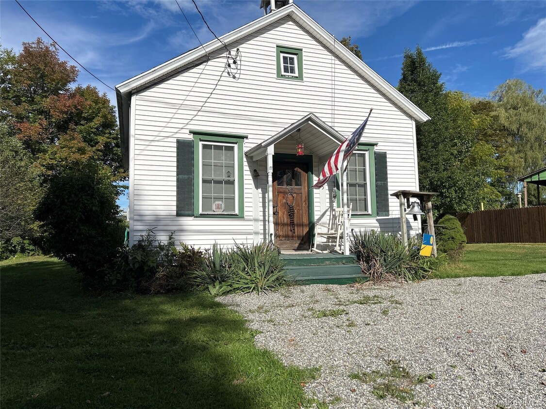 Primary Photo - 135 Rudd Pond Rd