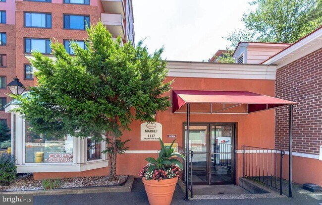Foto del edificio - 1111 Arlington Blvd