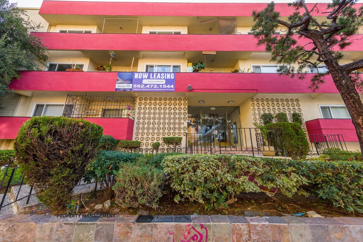 Photo - 740 S St Andrews Pl (Los Angeles, CA)
