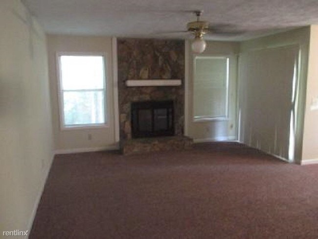 Building Photo - 6760 Willowbrook Dr