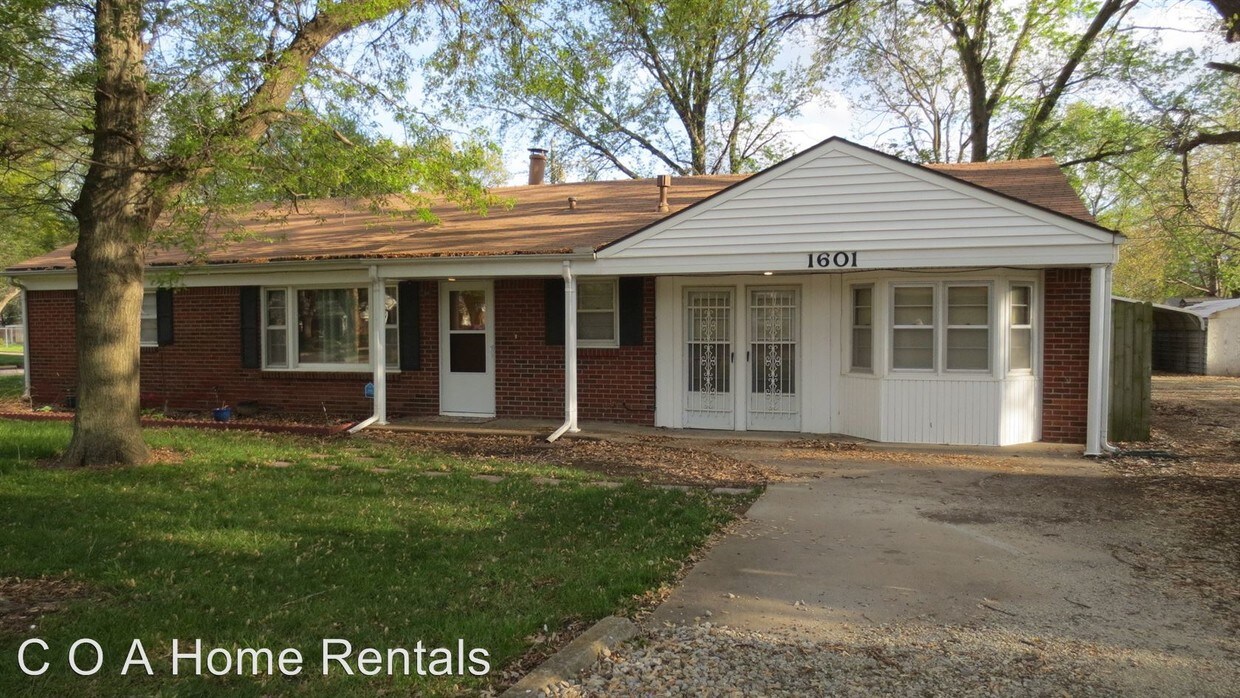 Primary Photo - 1601 W 31st St N