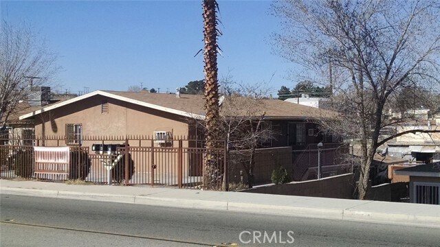 Primary Photo - 15530 Hesperia Rd
