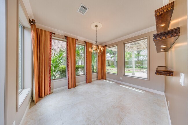 Foto del edificio - 11503 Lakeside Pl Dr