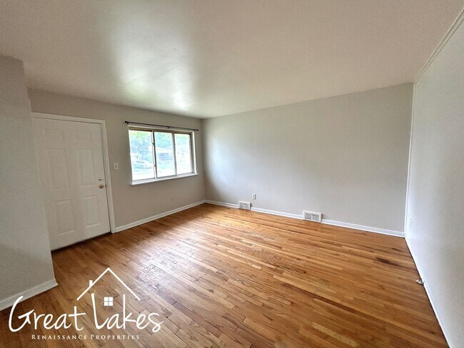 Foto del edificio - Charming 3 Bedroom 1 Bathroom now availabl...
