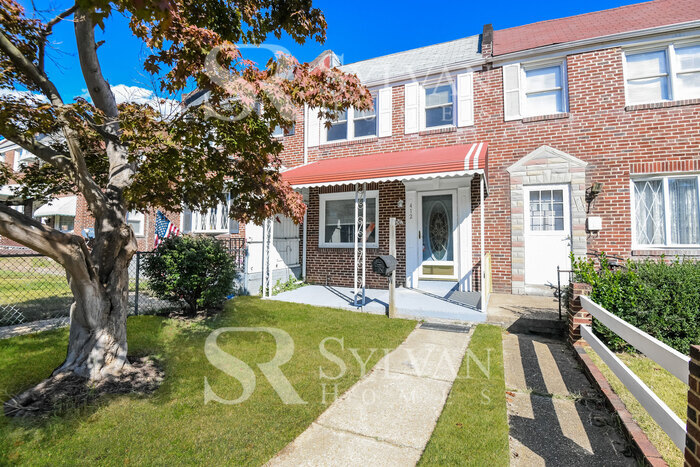 Primary Photo - Do not miss out on this 3BR 2BA brick home