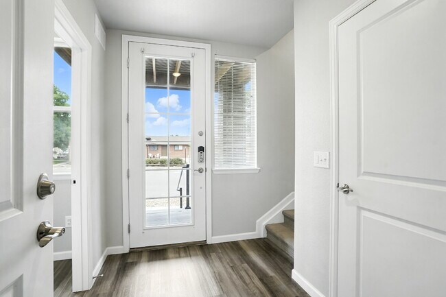 Building Photo - Modern 2-Bed, 2.5-Bath Townhome with Garage