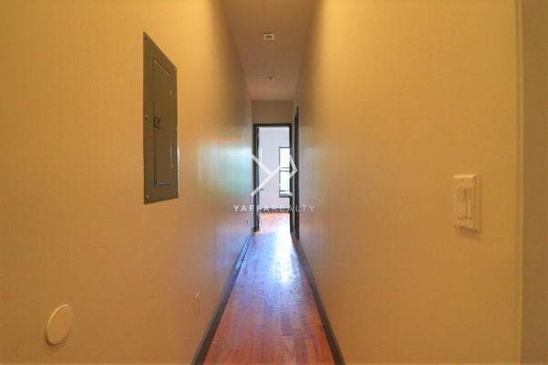 Building Photo - 542 Kosciuszko St