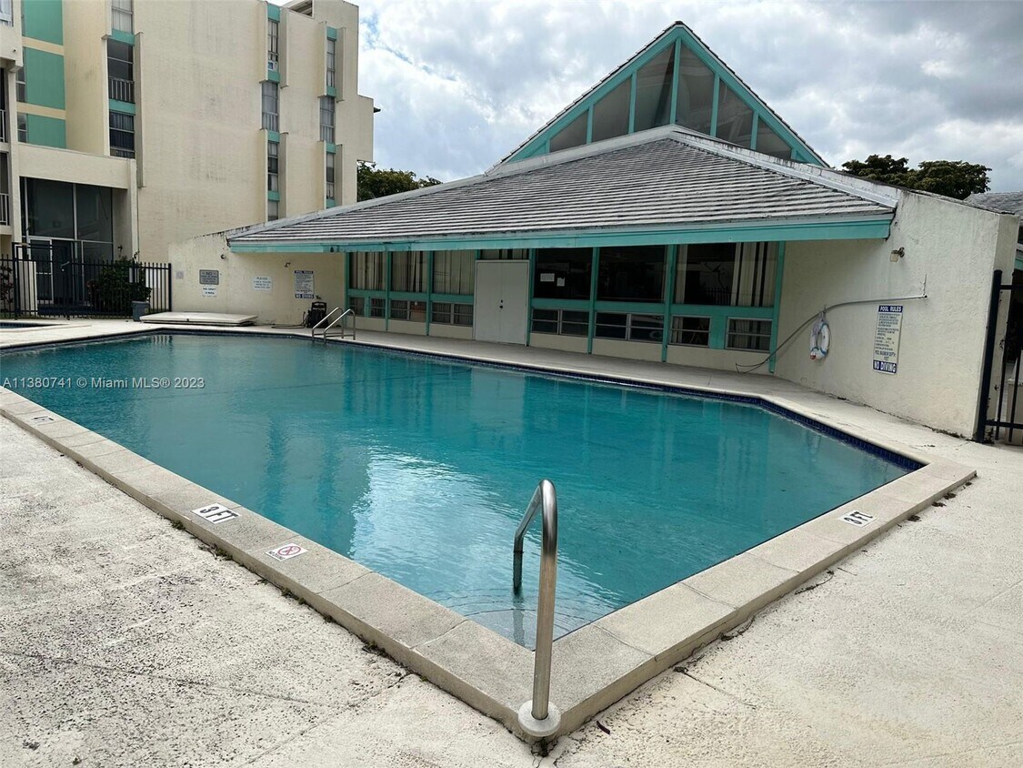 Foto principal - 2029 NW 46th Ave