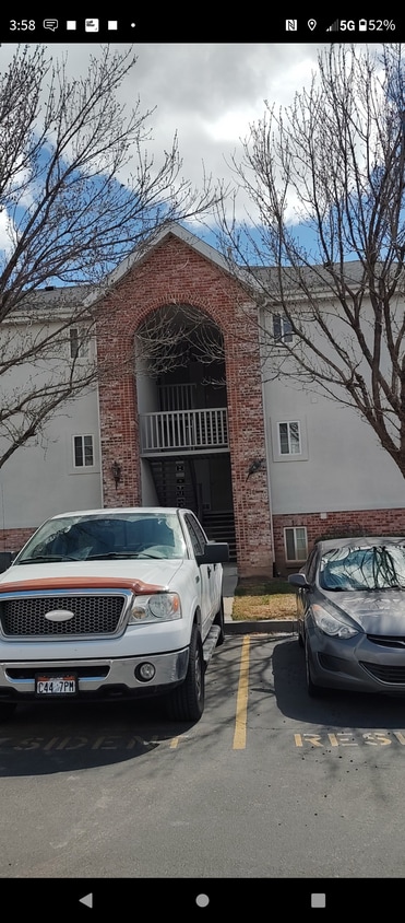 Primary Photo - 74 N Garden Park Dr