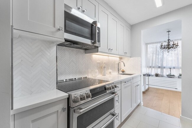 Building Photo - 60 Babcock St