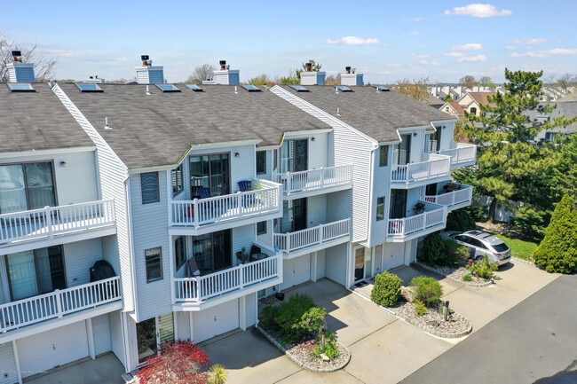 Building Photo - 3 Navesink Ct