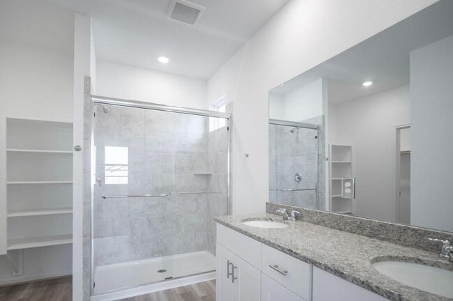 Building Photo - 18002 Horse Hvn Ln