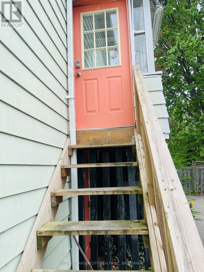 Building Photo - 4683 Dorchester Rd