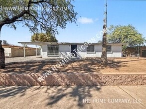 Building Photo - 410 W Calle Antonia