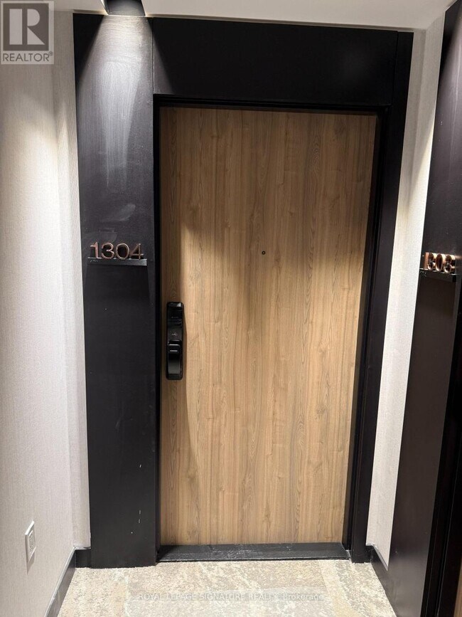 Building Photo - 1 Fairview Rd E