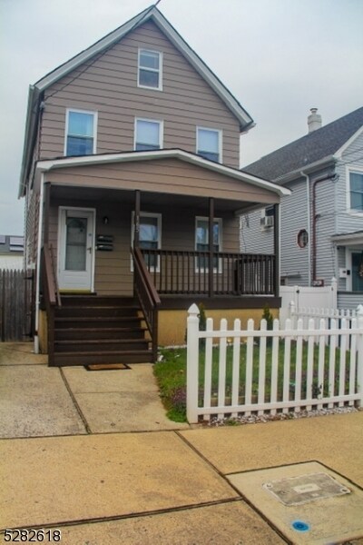Foto principal - 165 Emerson St
