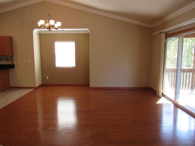 Foto del edificio - Lakefront house with Cove Protection